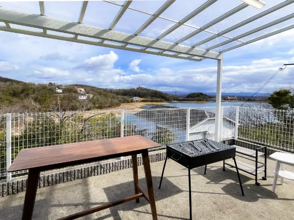 秘密基地 二房のBBQテラス