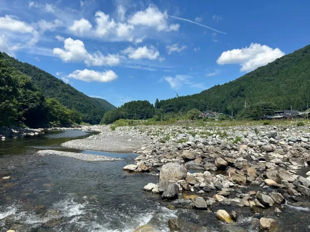 鯖山荘 山川-Sansen-近くの川